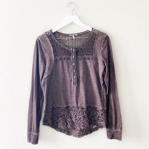 Gimmicks by BKE Lace Henley